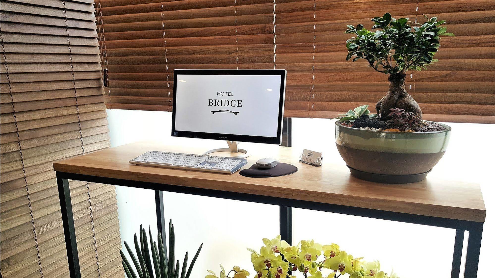 Hotel Bridge Сеул Екстериор снимка