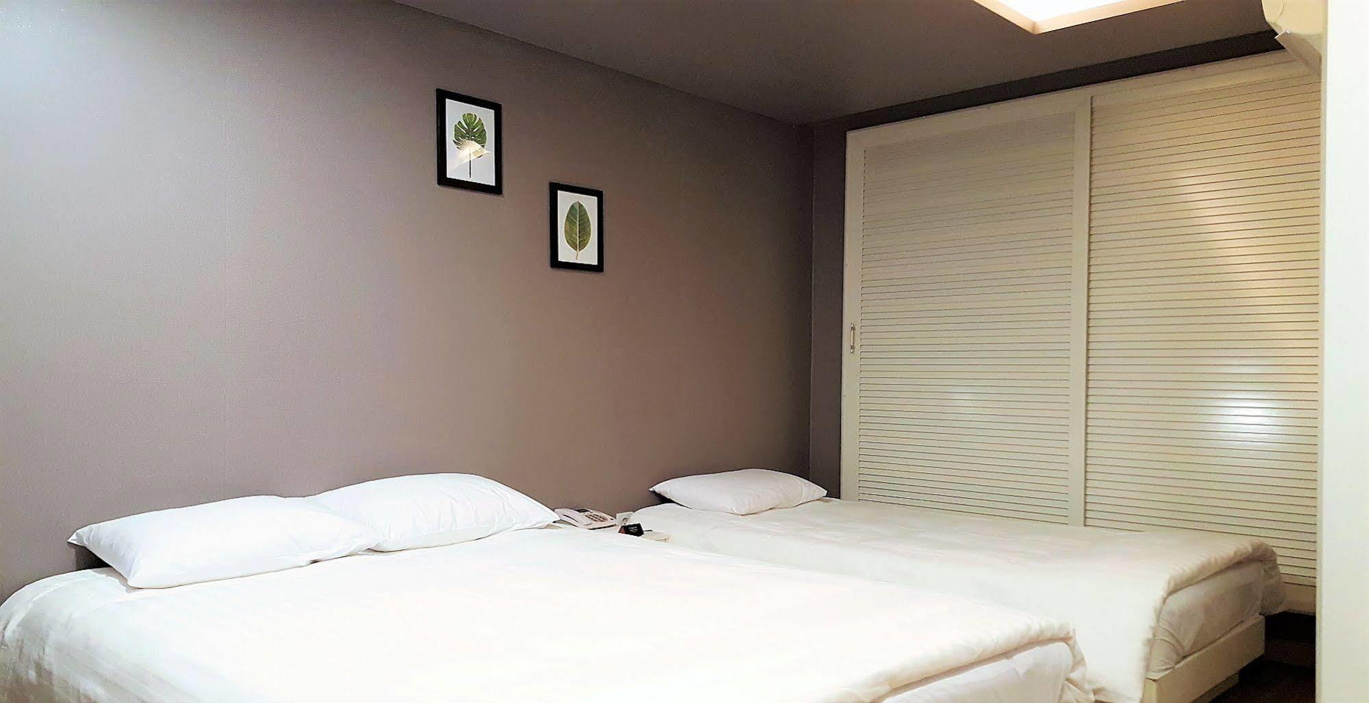Hotel Bridge Сеул Екстериор снимка