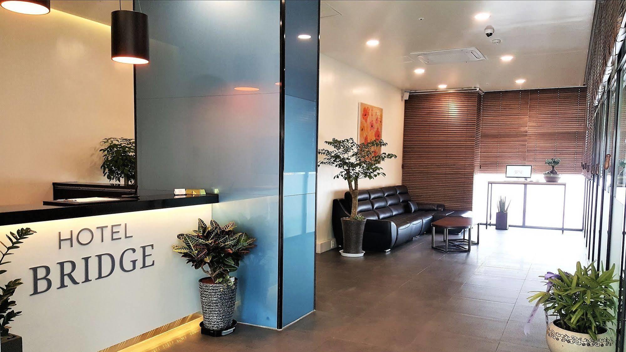 Hotel Bridge Сеул Екстериор снимка
