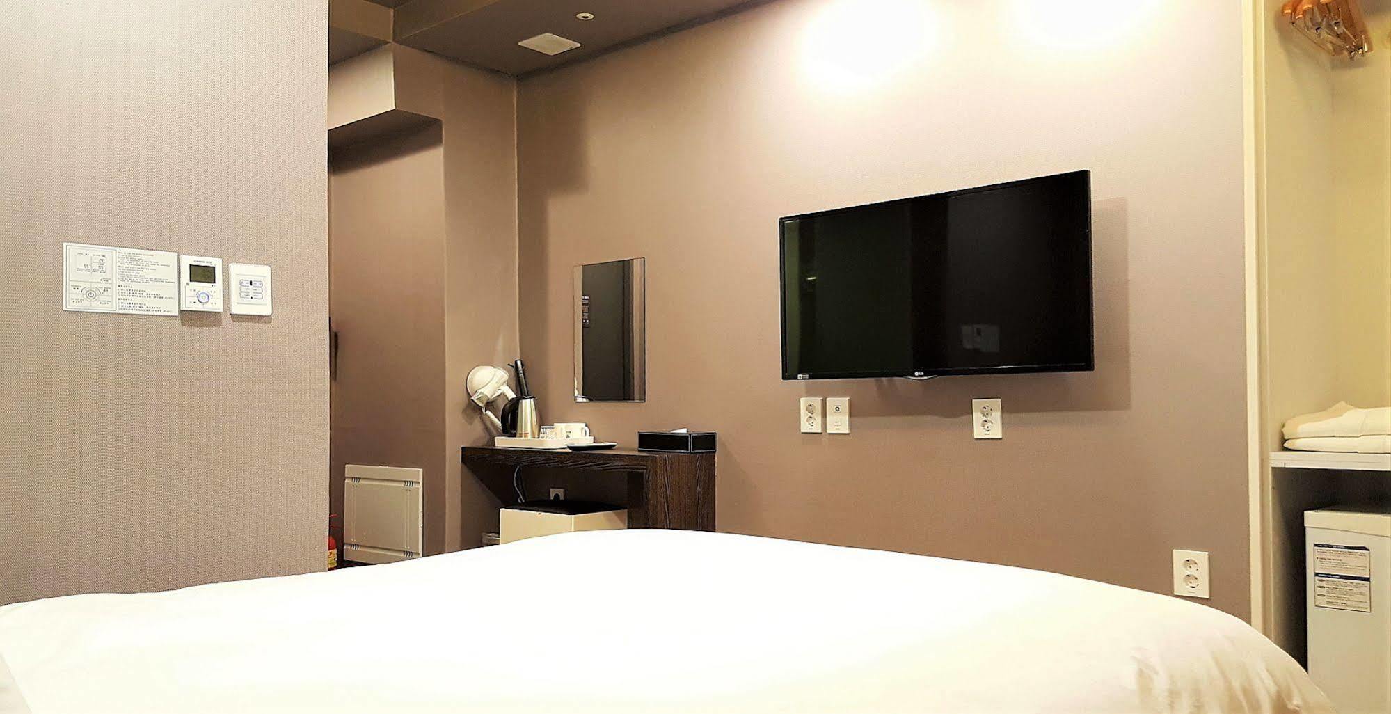 Hotel Bridge Сеул Екстериор снимка