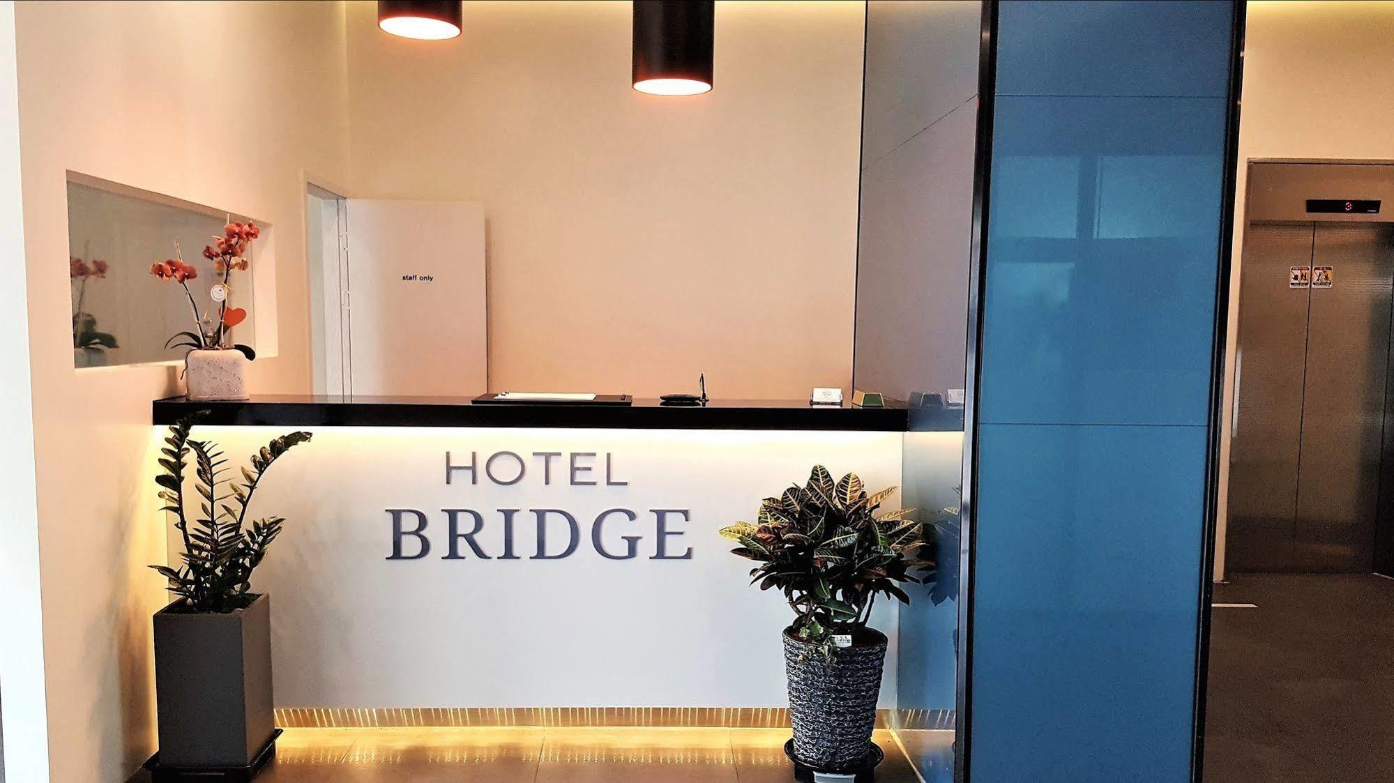 Hotel Bridge Сеул Екстериор снимка