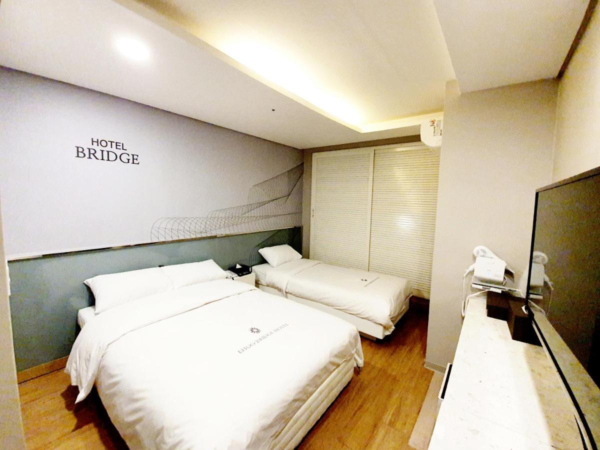 Hotel Bridge Сеул Екстериор снимка